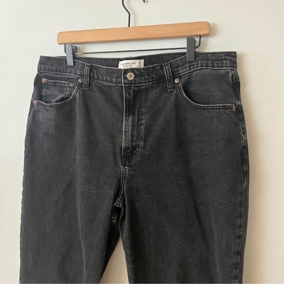 Abercrombie & Fitch The Ankle Straight Ultra High Rise Jeans Women's - Picture 3 of 13